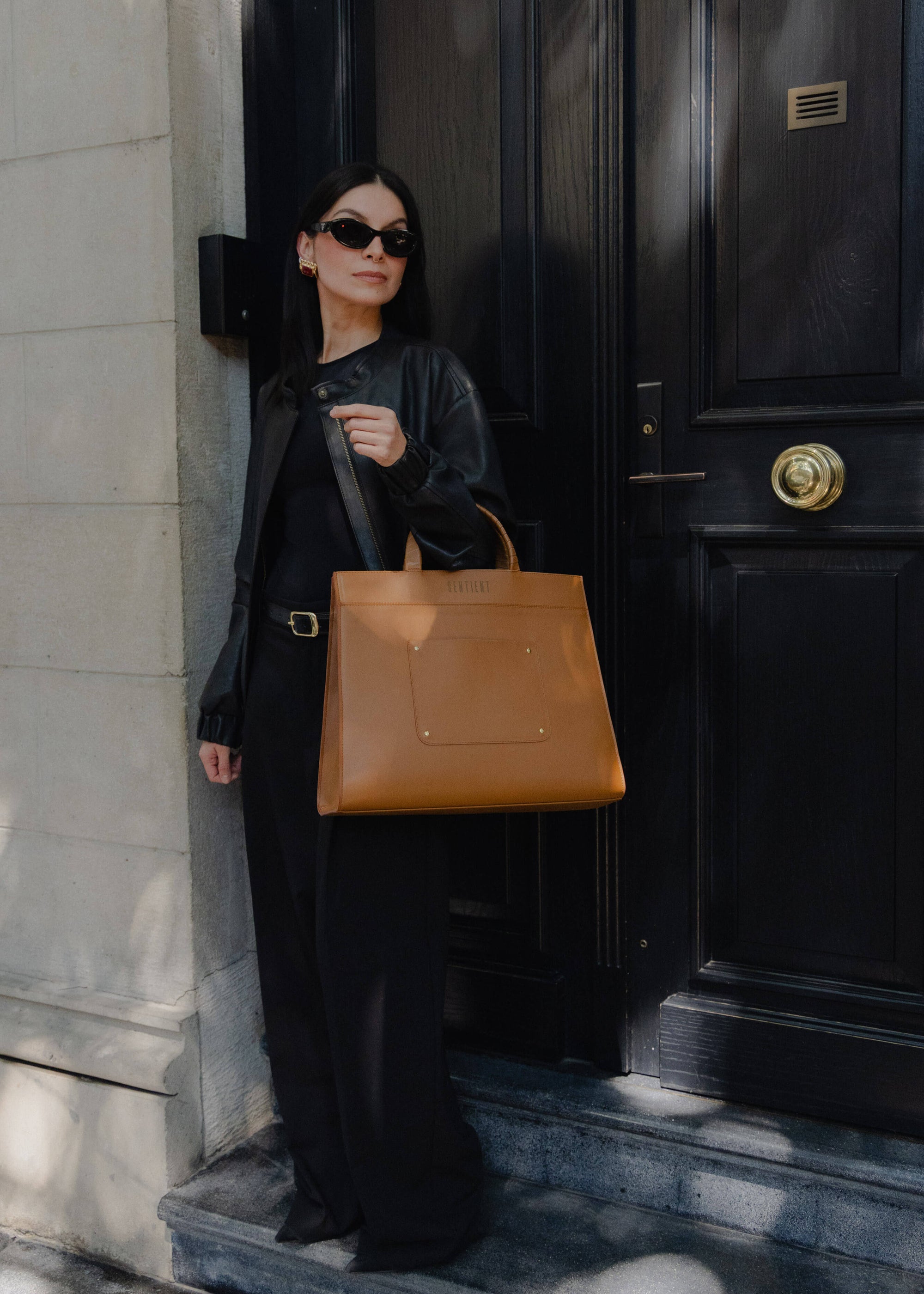 Model with a Panthera Maxi Brown