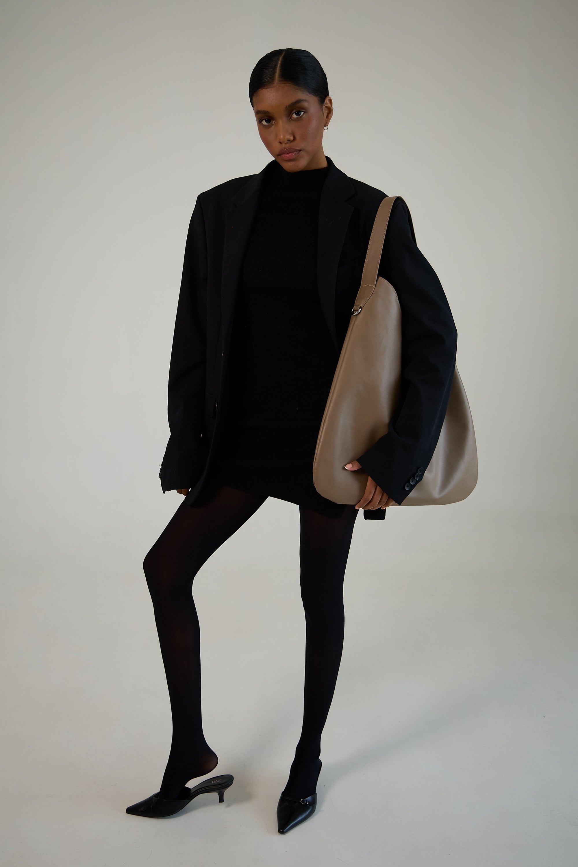 Raiz Carryall Beige – Sentient | Olive-Based Leather Hobo